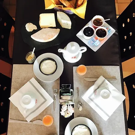 Hotel Restaurant Les Planottes Vic-sur-Cère